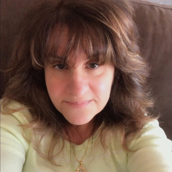 Meet your Posher, Joanne - Picture 1 of 1